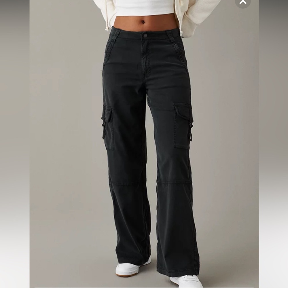 AE Dreamy Drape Stretch Super High-Waisted Cargo Baggy Wide-Leg Pant, size 12R